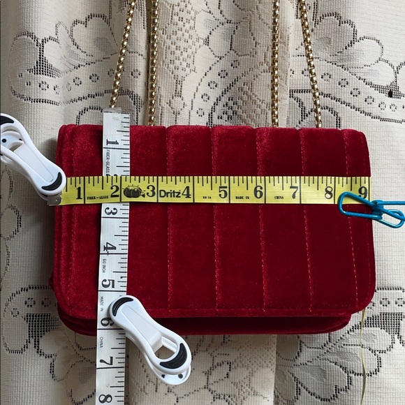 Festive  Holiday Red Velvet Shoulder Bag with Gold Chain - Picture 7 of 7